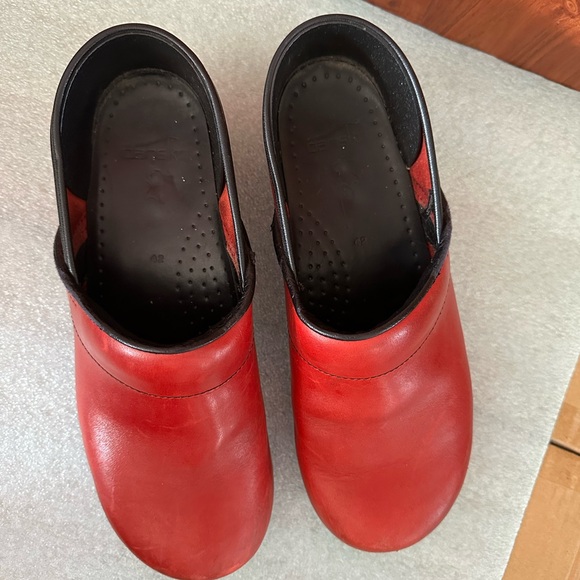 Dansko Red size 42 oil style - Picture 2 of 7